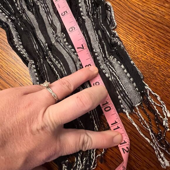 Lot of 2 Fashion Scarfs Black White Stripe Blue Paisley Brand New Never Worn - Picture 5 of 12